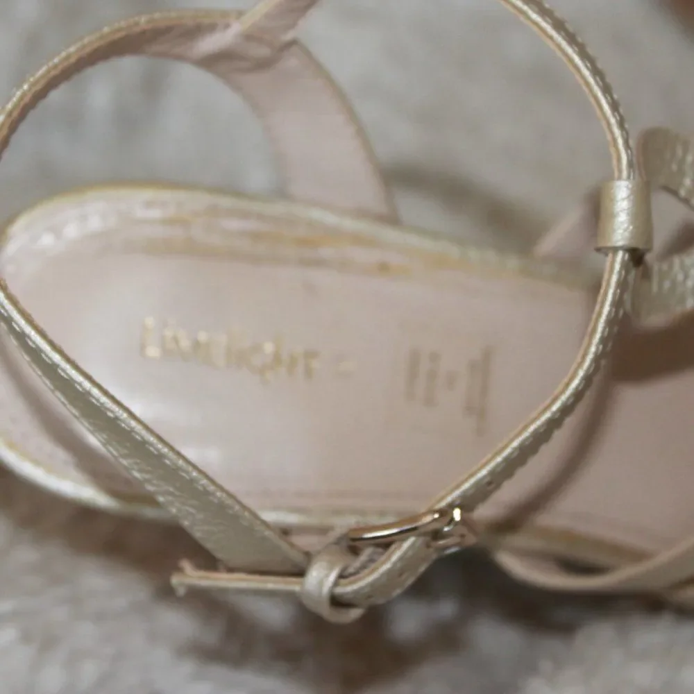 🌟Gold platform wedge  sandals size 11